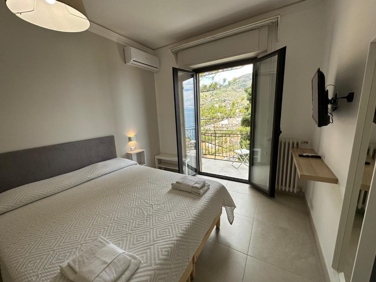 Mira Taormina Rooms Eksteriør billede