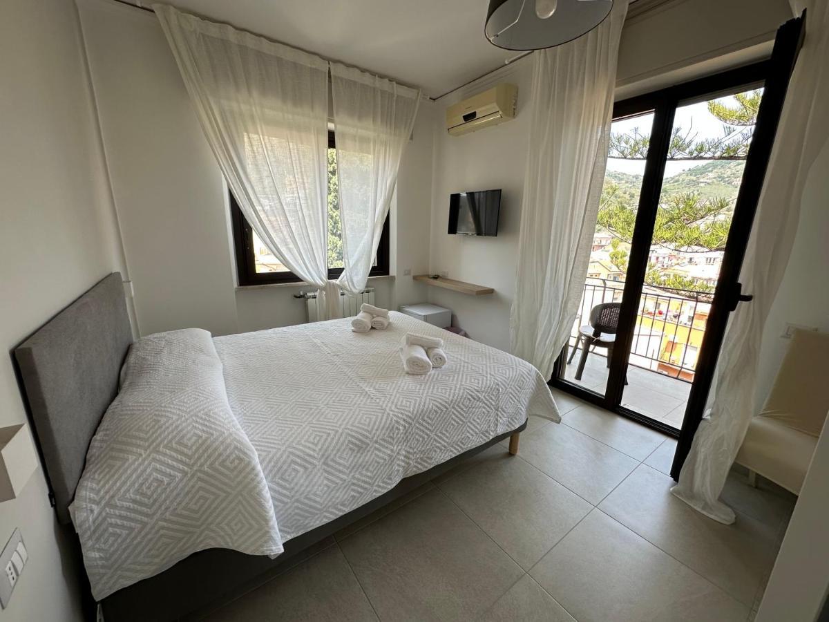 Mira Taormina Rooms Eksteriør billede